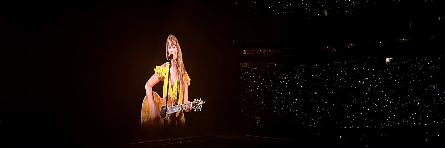 OfficiallyLyssa's profile banner image