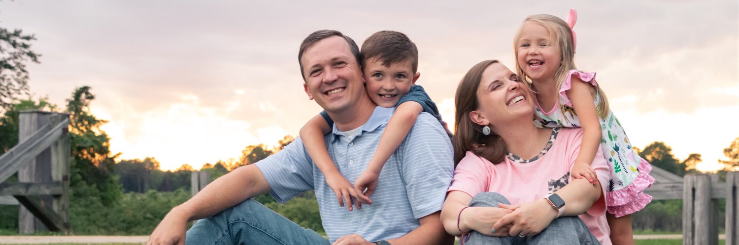 dad2willnsadie's profile banner image
