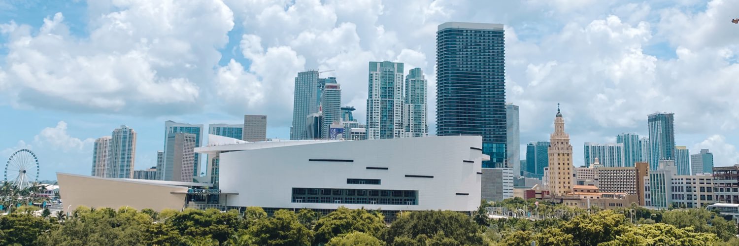 laurenmaceli's profile banner image