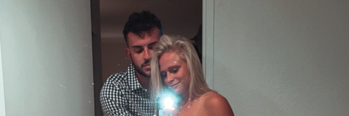 arutko_'s profile banner image