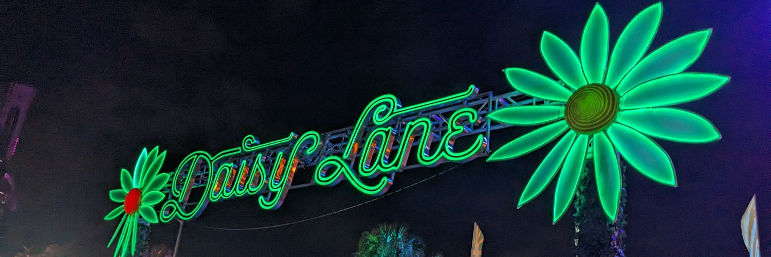 amykins26's profile banner image