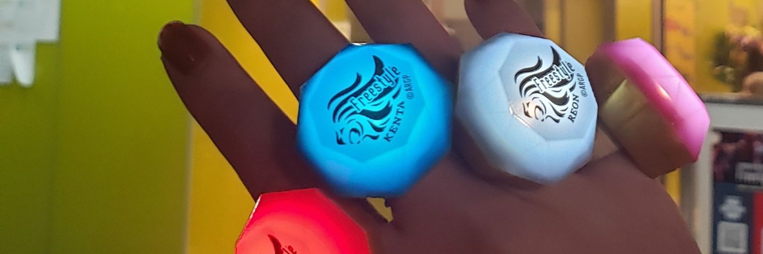 renikoyy's profile banner image