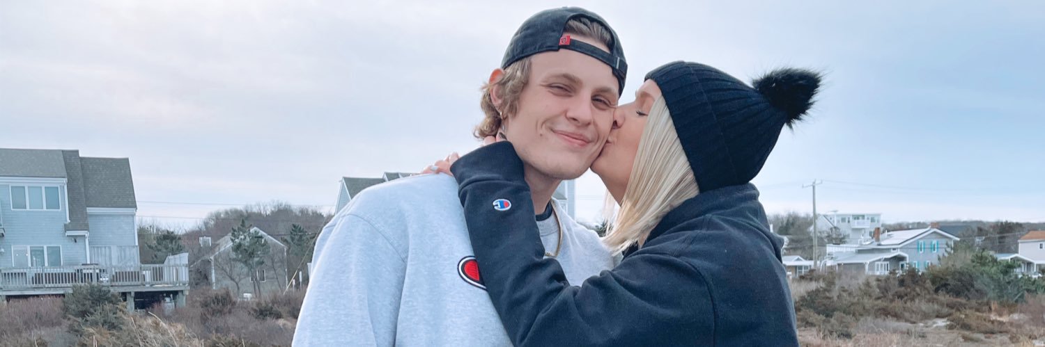 kaeskates's profile banner image