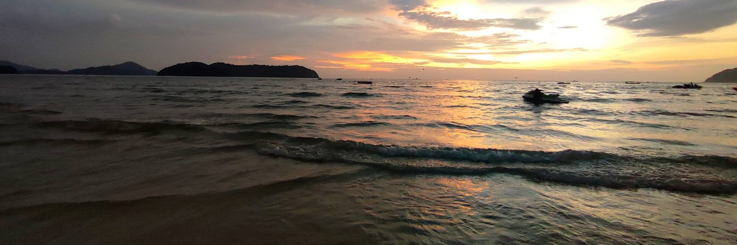 Munza Mushtaq banner