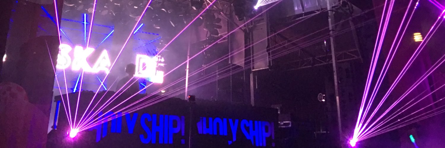 elleiraaa's profile banner image