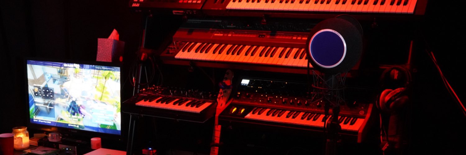 ashgraysun's profile banner image