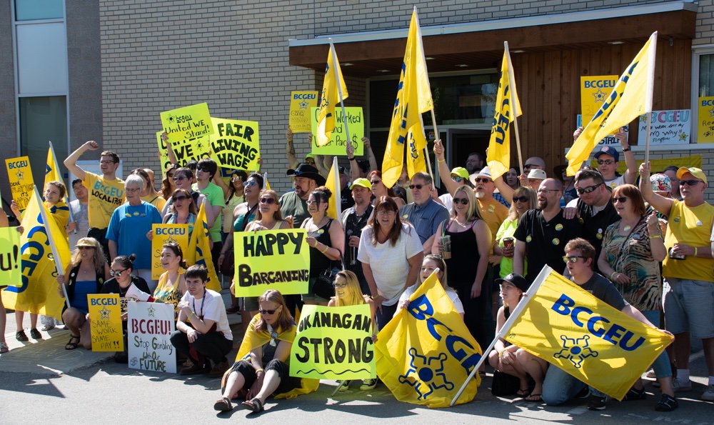 Stephanie Smith 🇨🇦 banner