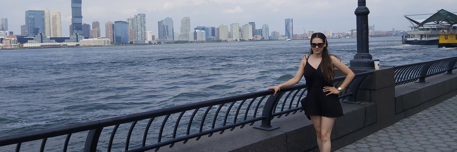 ValeriaSolis_'s profile banner image
