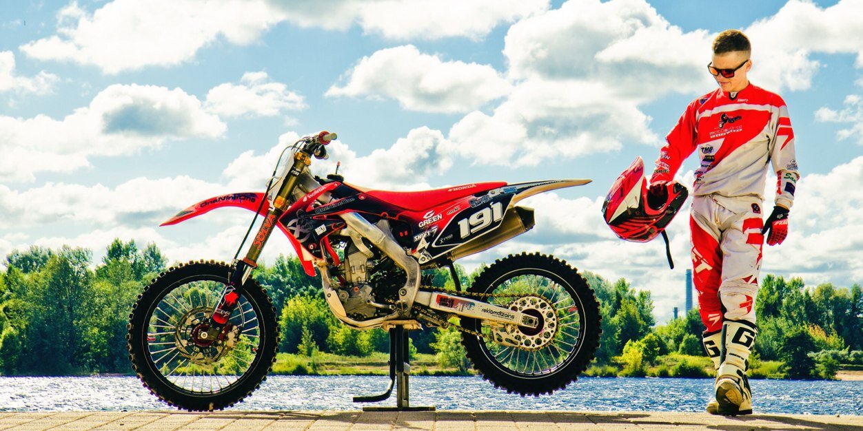 NP191's profile banner image