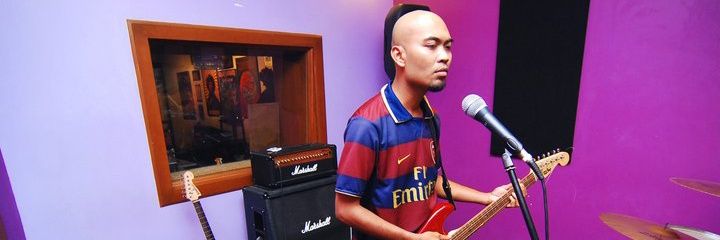 mrizalar's profile banner image
