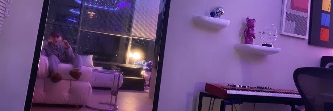 chchlie's profile banner image
