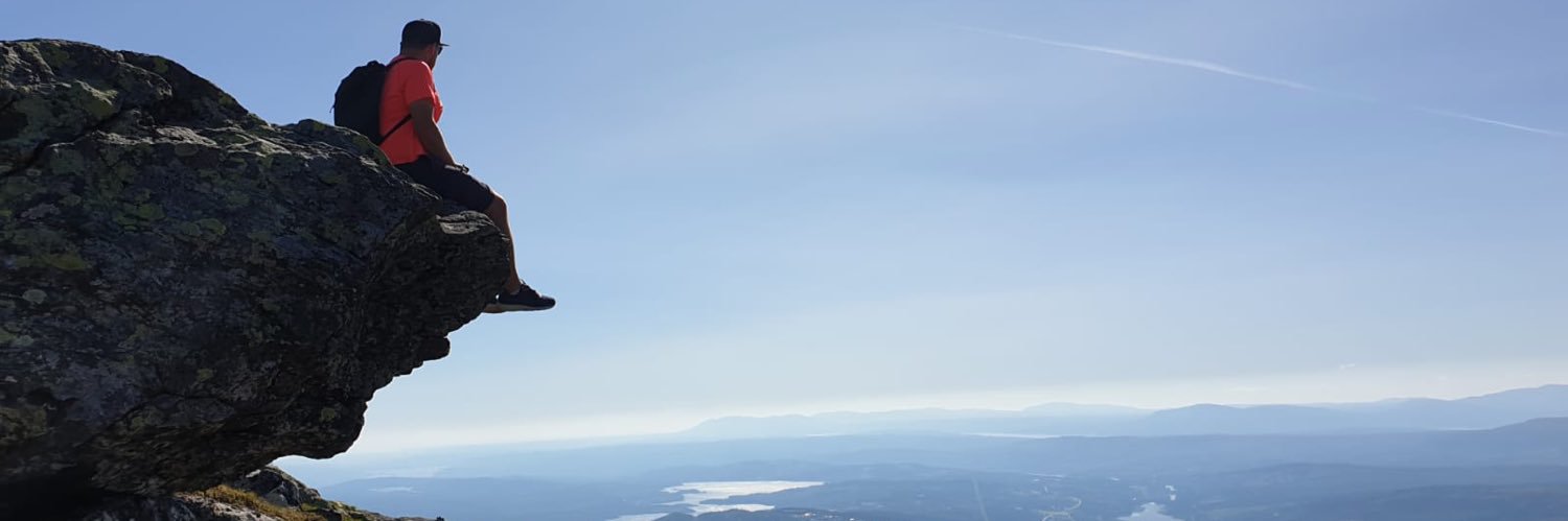 Ribne's profile banner image