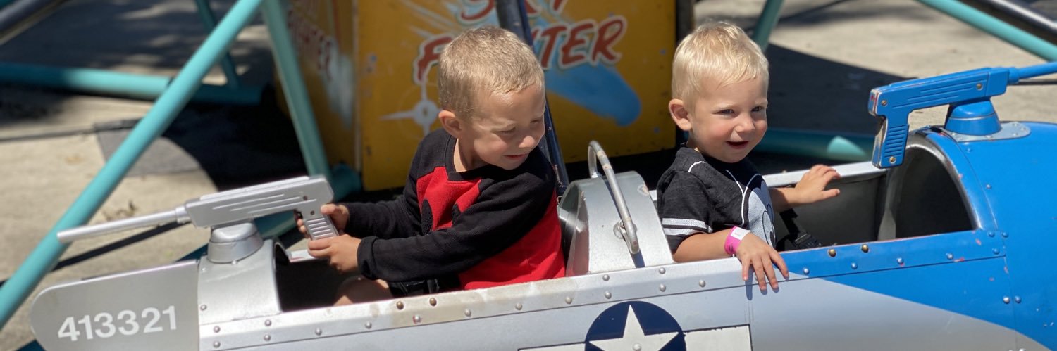 Adam Mommaerts banner