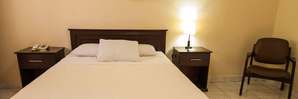 Hotel Estrella banner