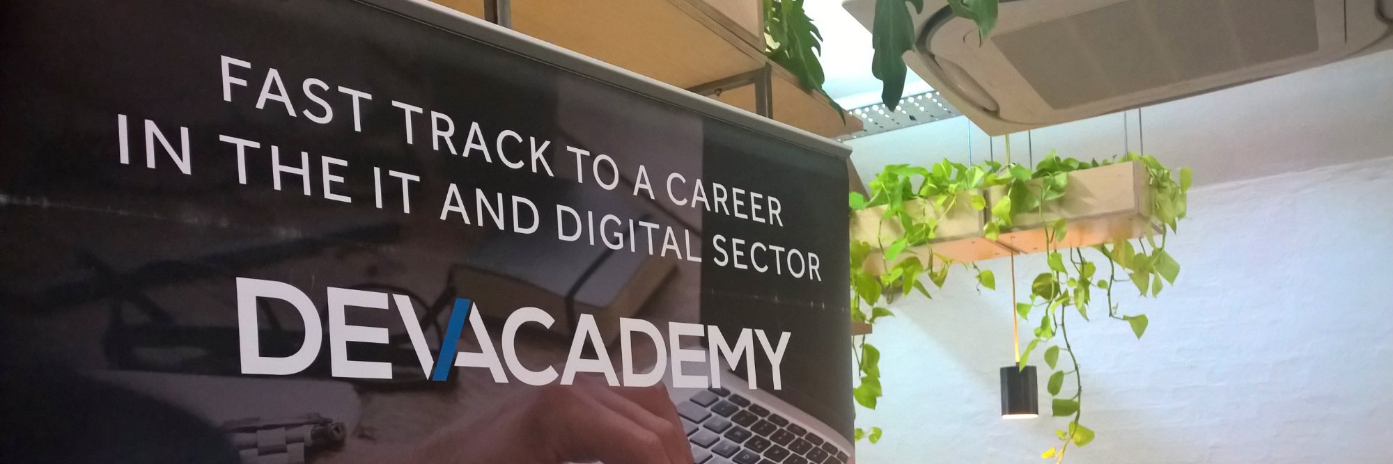 devacademyuk's profile banner image