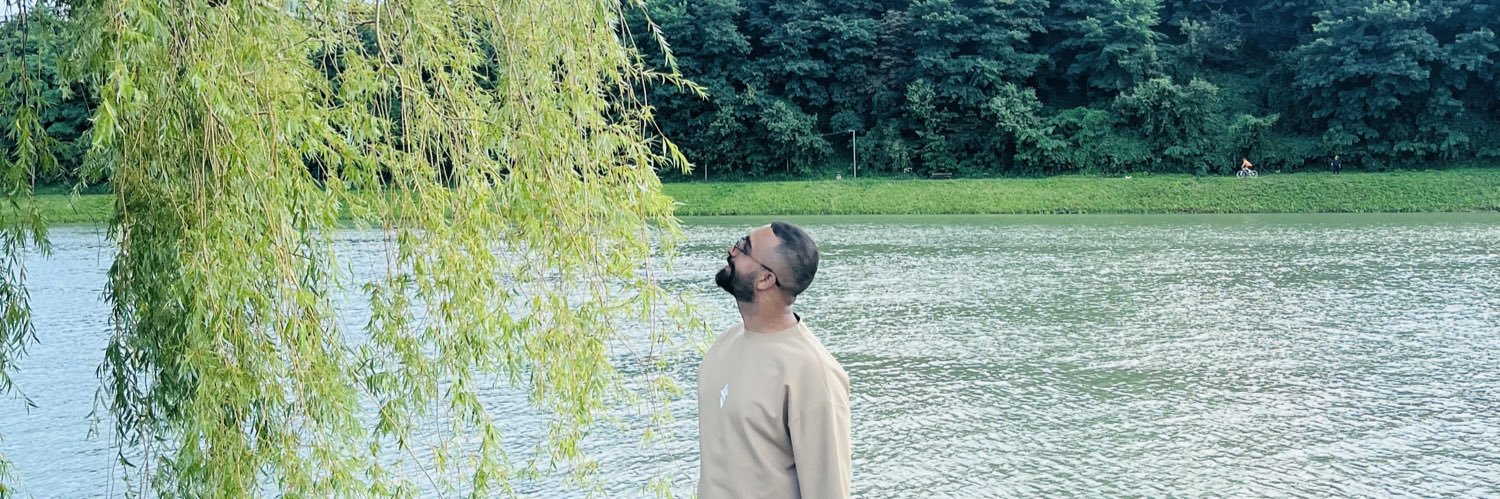 قاسم آل مسكين banner