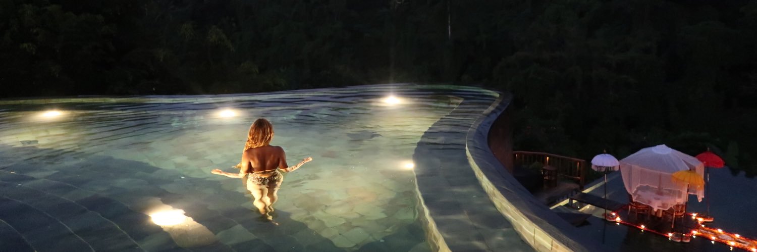 TheGlamPam's profile banner image