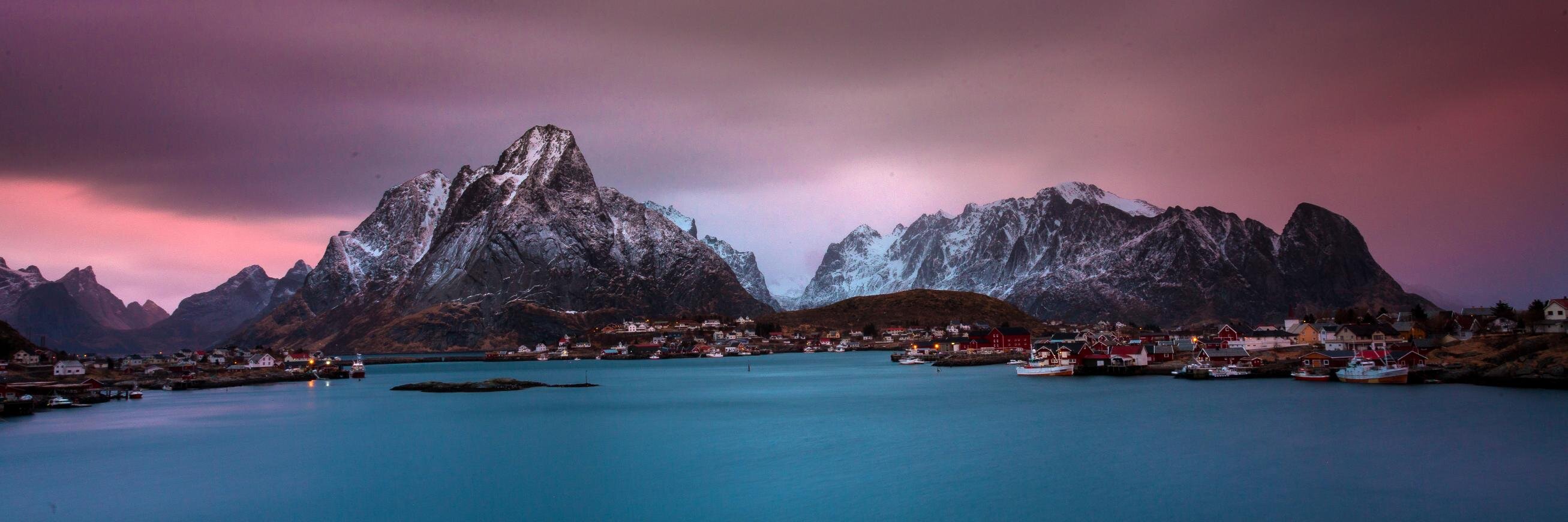 AmazingLofoten's profile banner image