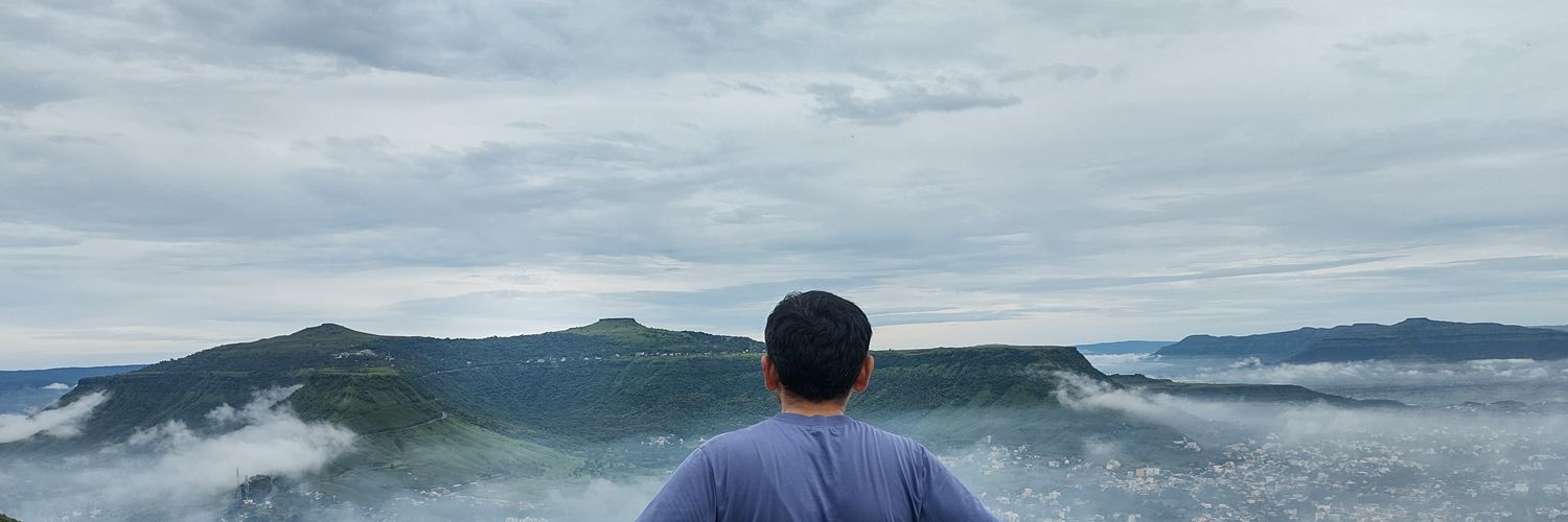 वरुणः रानडे Dr. Varun Ranade banner