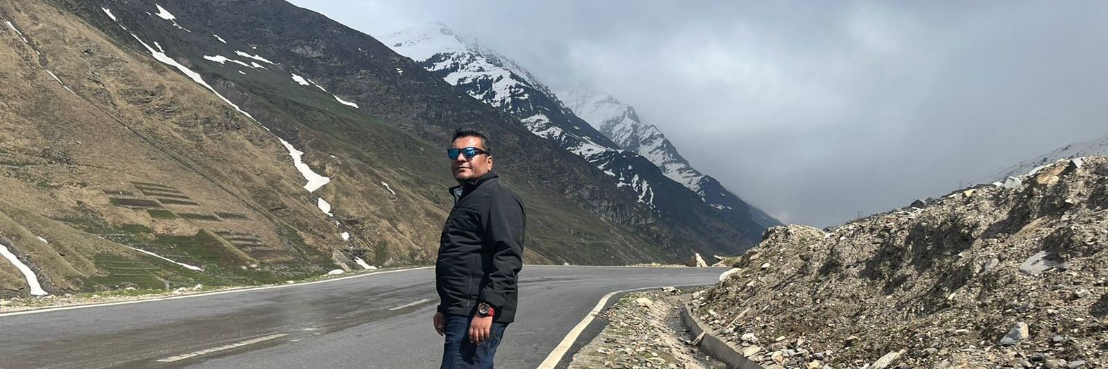 hinitinjain's profile banner image