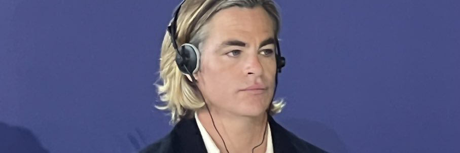 zoerosebud's profile banner image