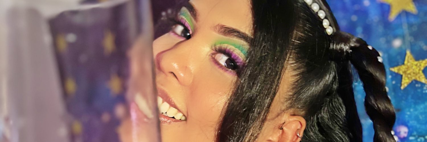 Juliii_Girl's profile banner image