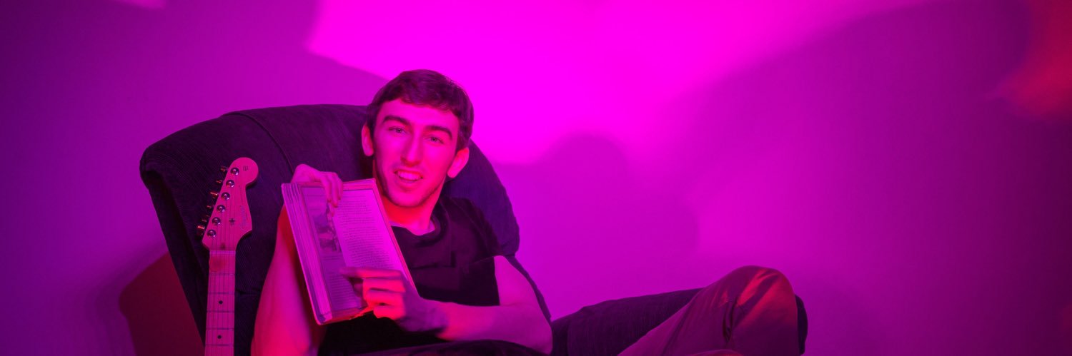 almeinen's profile banner image
