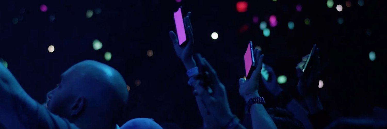 CrowdGlow's profile banner image