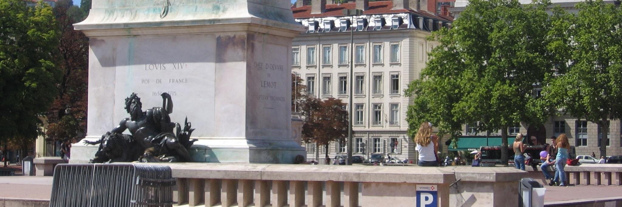 Luis Echavarría S. banner