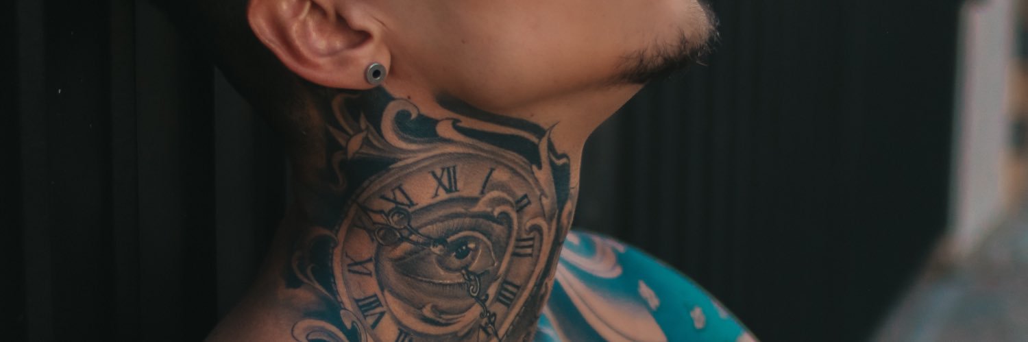 tatuado dotado banner