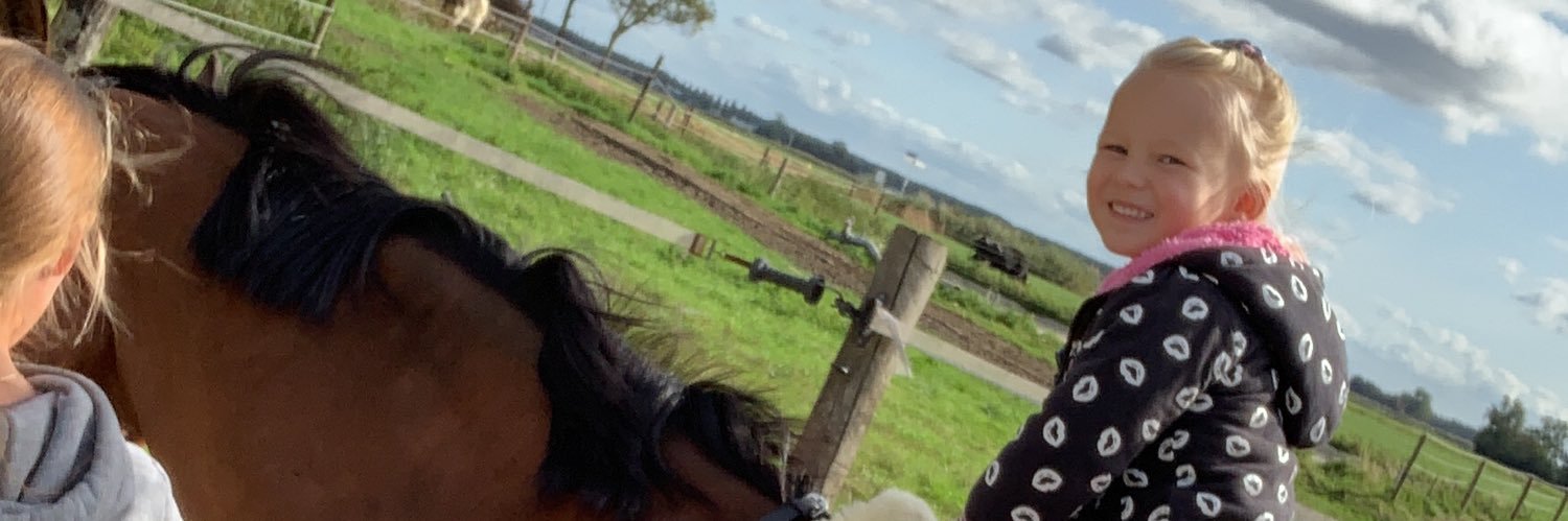 xhesterxx's profile banner image