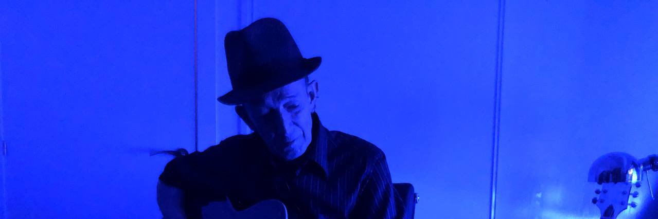 Luis Auserón banner