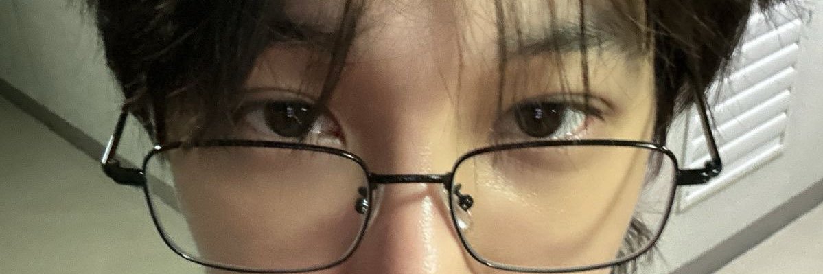 iluvwoozi's profile banner image