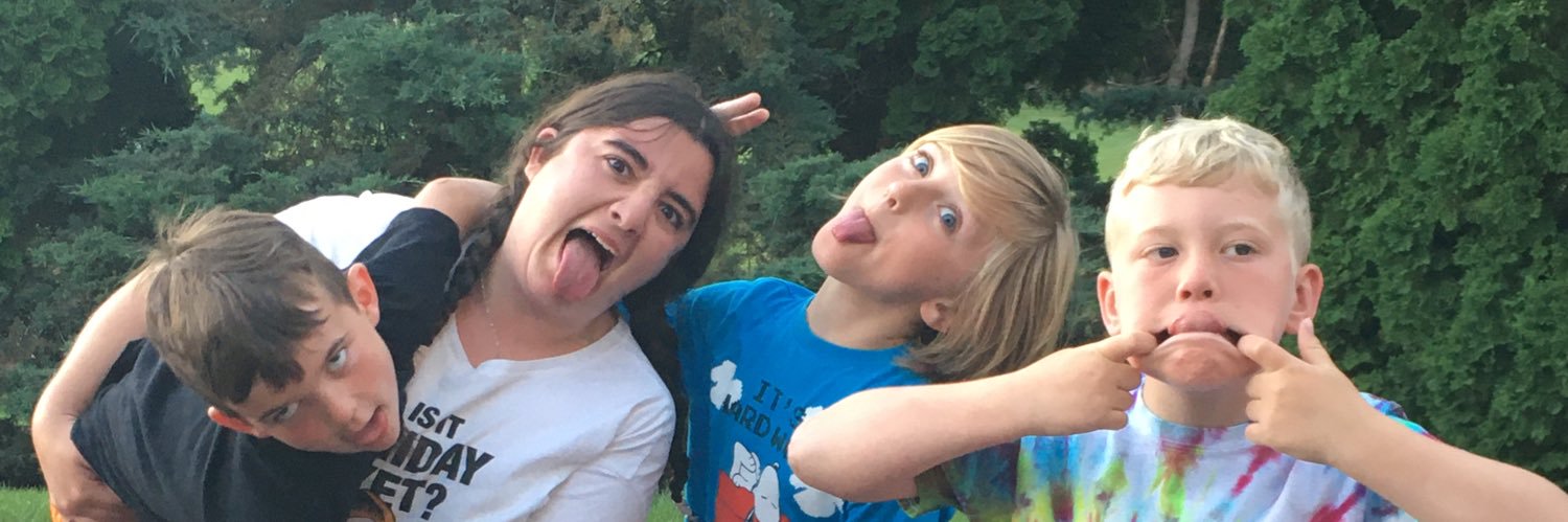 mariyi95's profile banner image