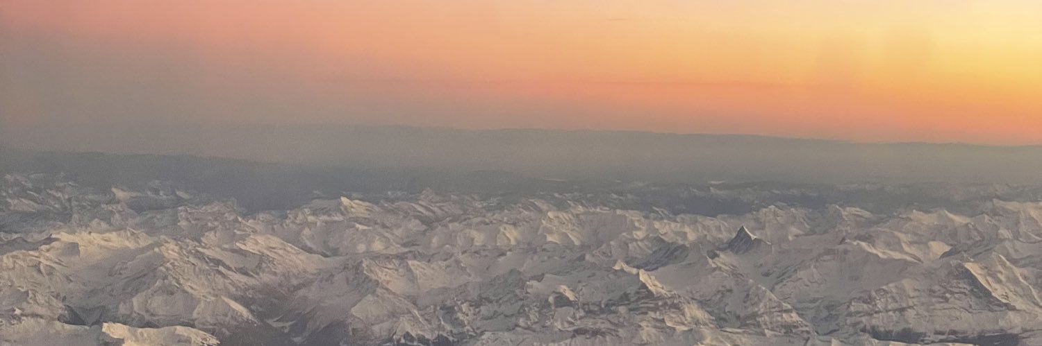 LauraBezanilla's profile banner image