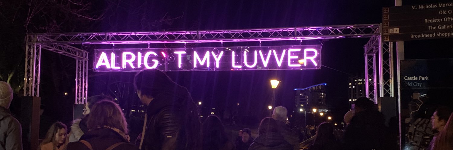 Darryl Tweets banner