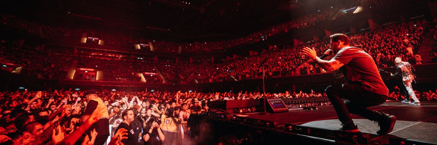 MAS TARDE COKI, PERO PRIMERO MAS DE LOS HIVES banner