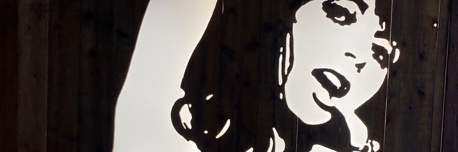 mistvrlee's profile banner image