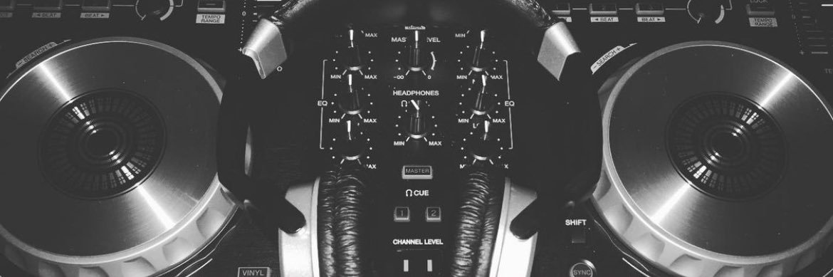 Michelle Jacobs @djchellieshell on all platforms banner