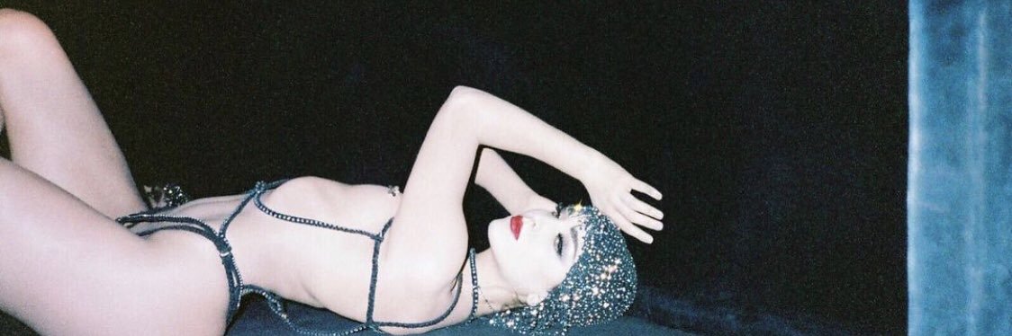 Lucile, Diva de la lassitude.🌿🌌 banner