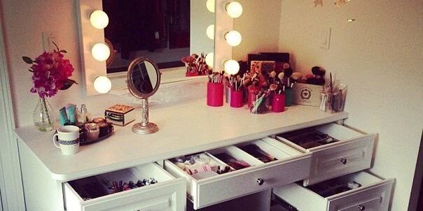 vicky_vb_makeup's profile banner image
