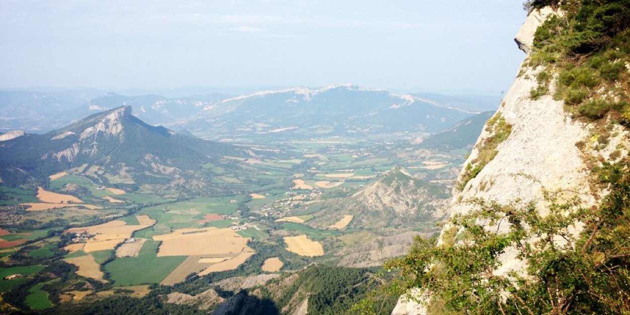 latracepointcom's profile banner image