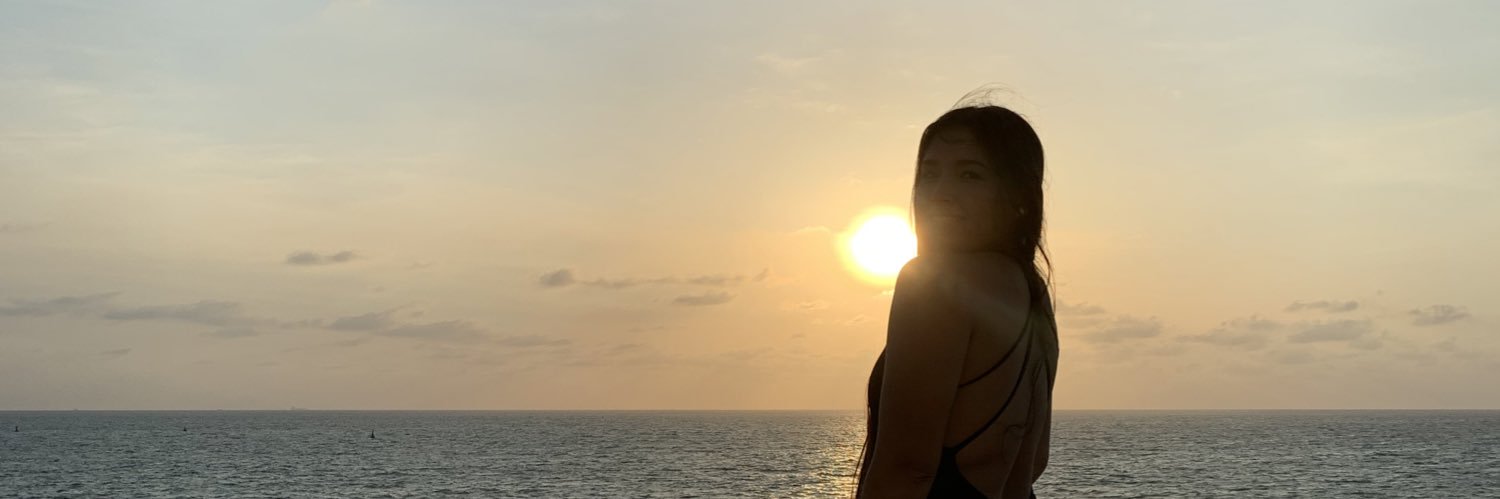 lauratamaras's profile banner image