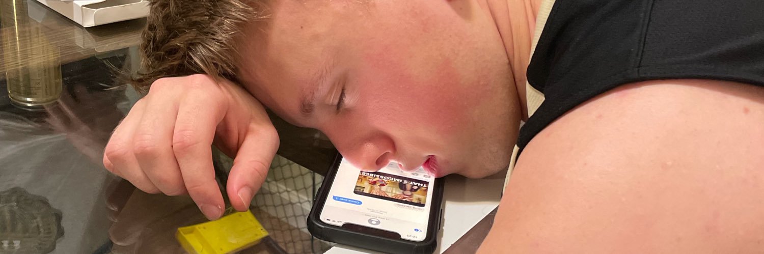 carlyschof's profile banner image
