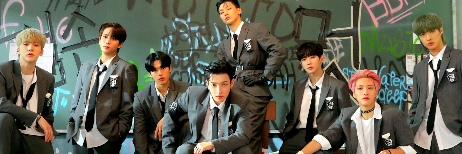 zi_11's profile banner image