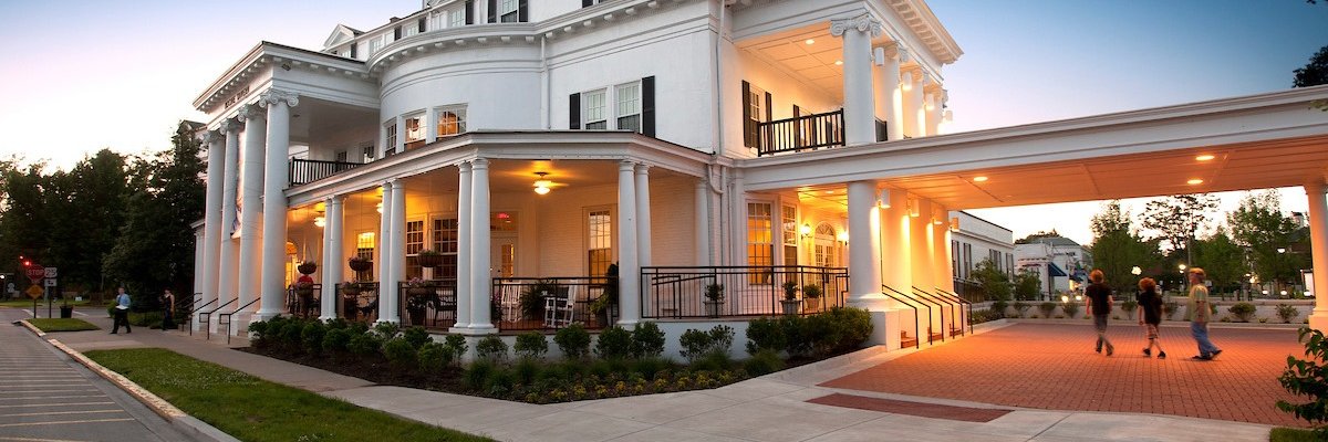 Boone Tavern Hotel & Restaurant banner