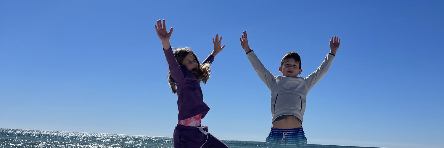 carolinechw's profile banner image