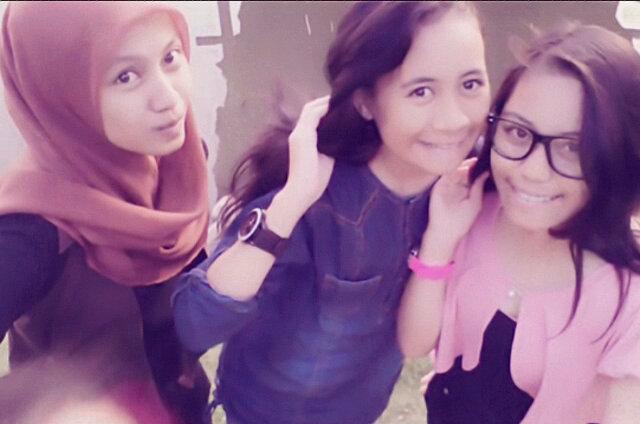 aly_prilly's profile banner image