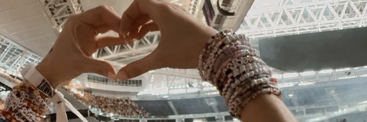mariahmaxfield's profile banner image