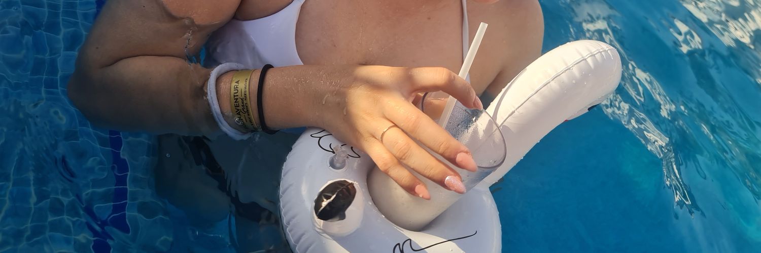 LarissaIHG's profile banner image